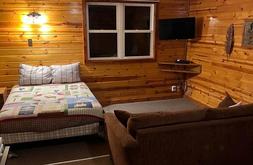 Warsaw Cabin | Cabin 4 - Reel and Trigger
