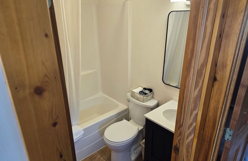 Lake Ann Cabin | Cabin #5- Sleeping Bear Resort