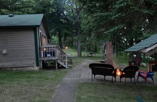 Menahga Cabin | Cabin 7 at Pleasant Ridge Resort 3bed 1bath cabin on amazing 2nd Crow wing Lake