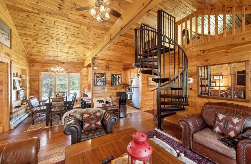 Ellicottville House | Cabin Across from HoliMont Creek-Side Back Deck