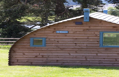 Langley-on-Tyne Ski Chalet | Cabin by Langley Dam with Lake Views
