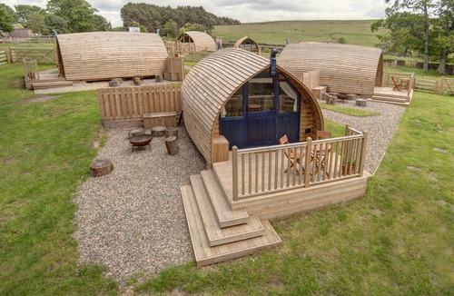 Langley-on-Tyne Ski Chalet | Cabin by Langley Dam With Lakeside Charm