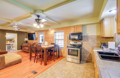 Ragland Cabin | Cabin Close to ATV & Hiking Trails in Delbarton