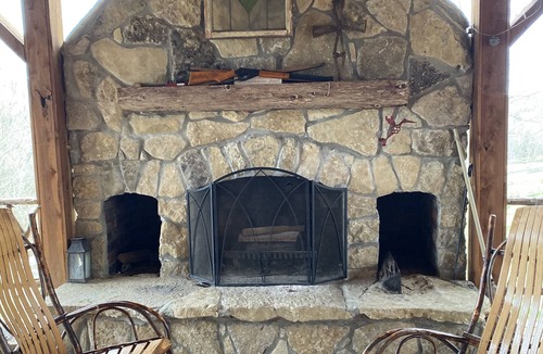 Chaplin Cabin | CABIN GET AWAY SECLUDED bourbon trail! Kentucky at its best !