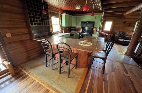 Madison Cabin | Cabin in the Vineyard. Very private!