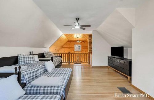 Wellston House | Cabin in Wellston