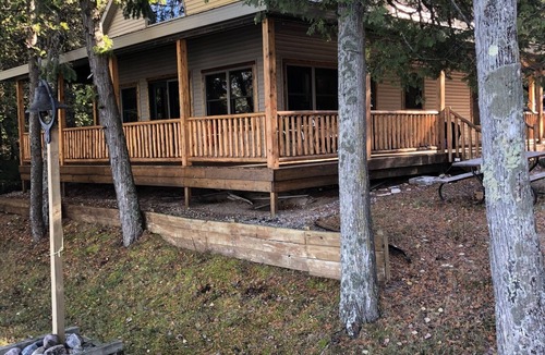 Drummond Cabin | Cabin living with waterfront views!