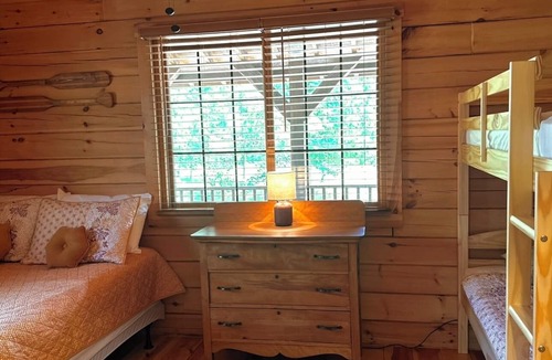 Friendship Cabin | 𝑪𝒂𝒃𝒊𝒏 𝒘/𝒇𝒊𝒔𝒉𝒊𝒏𝒈 𝒑𝒐𝒏𝒅 𓆡 /𝒈𝒂𝒎𝒆 𝒓𝒐𝒐𝒎 /𝒔𝒍𝒆𝒆𝒑𝒔 8