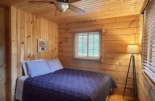 Friendship Cabin | 𝑪𝒂𝒃𝒊𝒏 𝒘/𝒇𝒊𝒔𝒉𝒊𝒏𝒈 𝒑𝒐𝒏𝒅 𓆡 /𝒈𝒂𝒎𝒆 𝒓𝒐𝒐𝒎 /𝒔𝒍𝒆𝒆𝒑𝒔 8