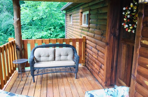 Logan Cabin | Cabin with Fishing Pond in the Hocking Hills