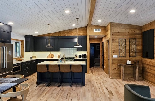 Adams Cabin | Cabin with hot tub, heated swimming pool and acres of backyard hiking