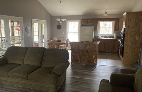 Mammoth Cave House | Cabins in Brier Creek near Lake Nolin State Park and Mammoth Cave
