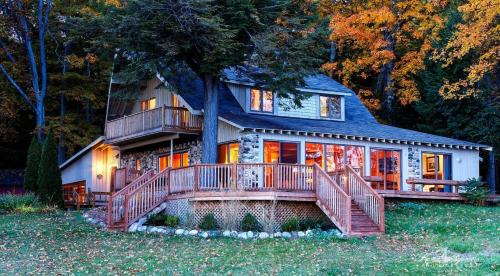 Suttons Bay House | Caboose Royale