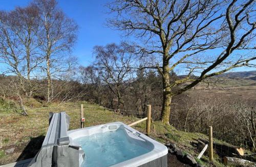 Oban House | Cadderlie Cabin - Luxury Woodland Escape with Hot Tub Near Oban