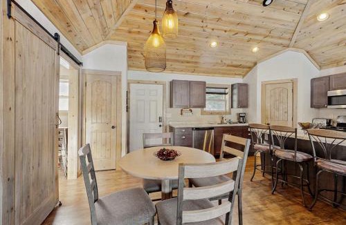 Wisconsin Dells House | Cali's Fawn Lake Haven