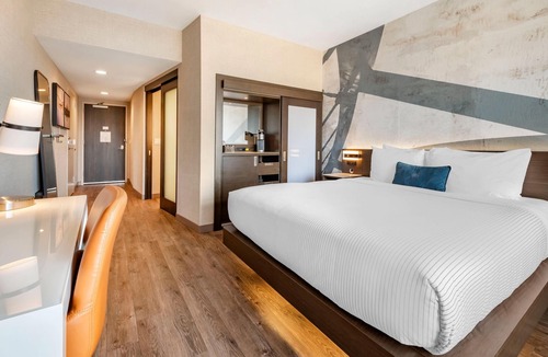 Downtown Minneapolis Hotel | Cambria Hotel Minneapolis Downtown