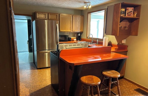 Bellaire House | Camp Bellaire - Lakes - Ski - Golf - Walk to Downtown & Shorts Brewing!