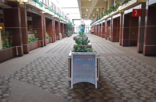 Grand Forks Hotel | Canad Inns Destination Center Grand Forks