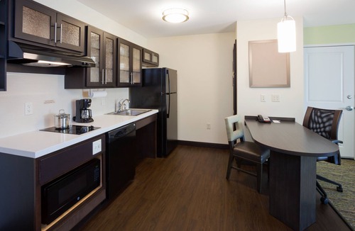 Bemidji Hotel | Candlewood Suites Bemidji - Paul Bunyan by IHG