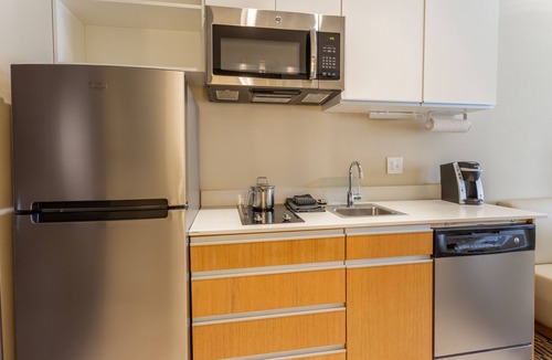 Fargo Hotel | Candlewood Suites Fargo South- Medical Center by IHG