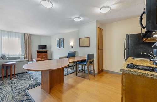 Indianapolis Hotel | Candlewood Suites Indianapolis East by IHG