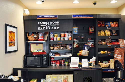 Watterson Park Hotel | Candlewood Suites Louisville Airport by IHG
