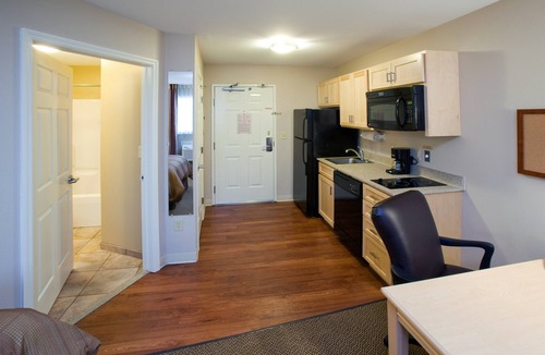 Minot Hotel | Candlewood Suites Minot by IHG