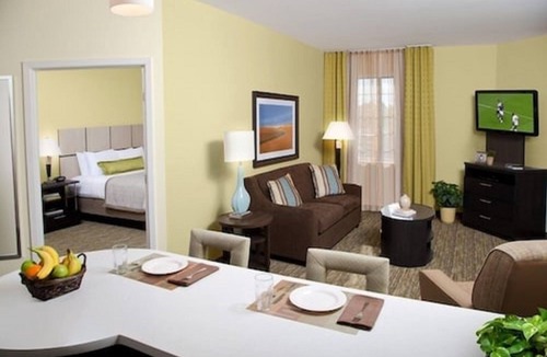 Sidney Hotel | Candlewood Suites Sidney by IHG