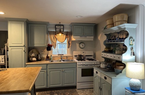 Bass River Cottage | Cape cod 3-bedroom cottage in West Yarmouth with WiFi, AC, outdoor space…