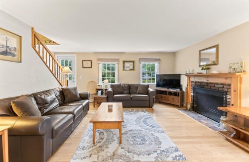 East Harwich House | Cape Cod Cottage Near Beaches & Bike Trail