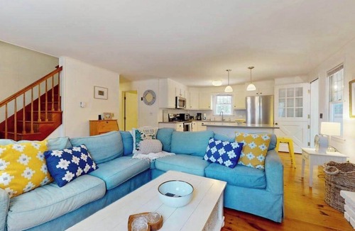 North Eastham House | Cape Getaway -walk to restaurants & shops, near bay & ocean beaches & rail trail