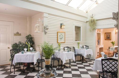 South Yarmouth Bed & Breakfast | Captain Farris House