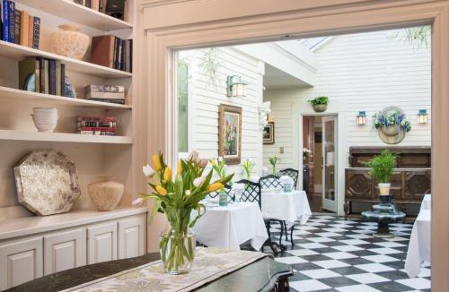 South Yarmouth Bed & Breakfast | Captain Farris House