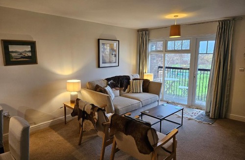 Scotby Apartment | Carlisle Stunning 2 Bed Appt with Parking 5 mins J42 M6