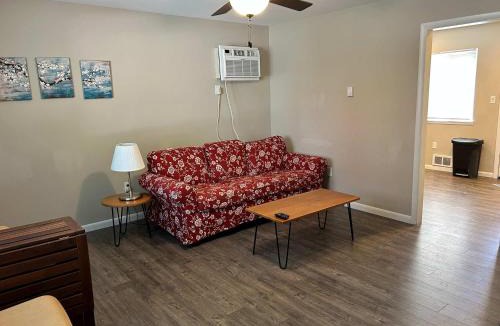 Norwood Apartment | Carter #1 Two bedroom unit near Xavier Downtown