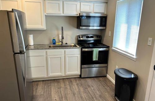 Norwood Apartment | Carter #1 Two bedroom unit near Xavier Downtown
