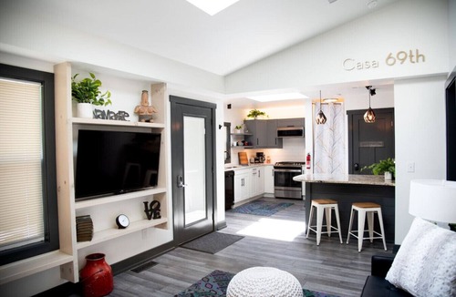 Indianapolis House | Casa 69th @Keystone 2 BR/2BA Contemporary Bungalow