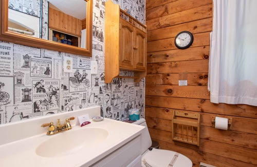 Cameron Mills Cottage | Casa Ciarla: "Stunning Lake Views - Right Off Keuka Lake Wine Trail!"