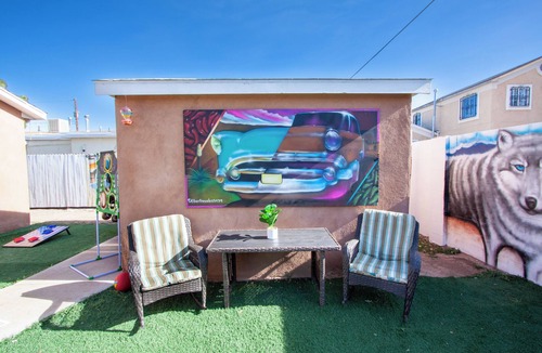 Barelas House | ☀️Casa Del Centro☀️-Full Arcade! 🎯- Sleeps 10!