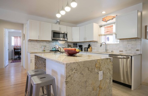 Southside House | Casa Vitalia - Private Patio Escape Near Downtown