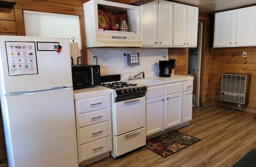 Newaygo Cottage | Castaways Cottage on Croton Pond (#1)