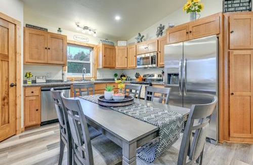 Arkdale House | Castle Rock Lake Cabin: Water & Trail Access!