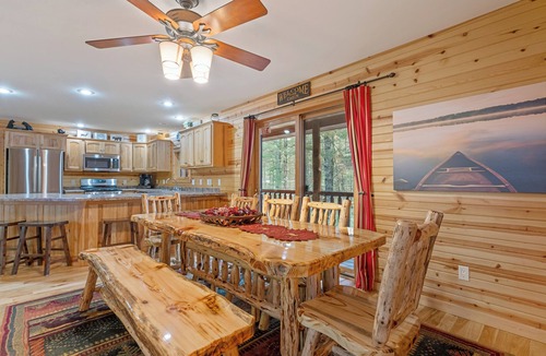 Friendship Cabin | Castle Rock Lake-Games-Bar-Fireplaces & Fire Pits