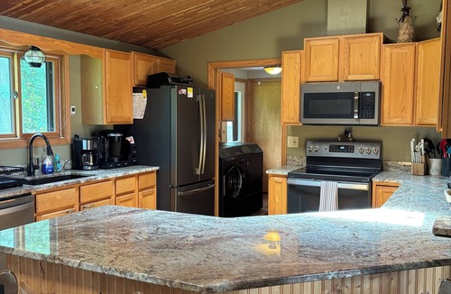 Necedah House | Castle Rock Lakefront Getaway/5BR/Sleeps 10 + Fire Pit