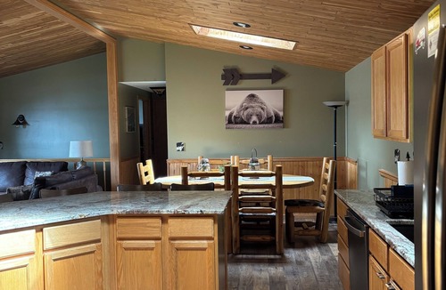 Necedah House | Castle Rock Lakefront Getaway/5BR/Sleeps 10 + Fire Pit