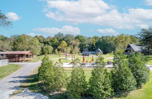 Farmers Cabin | Cave Run Lodge - Near Lake - Playground & Fire Pit- Cabin #5