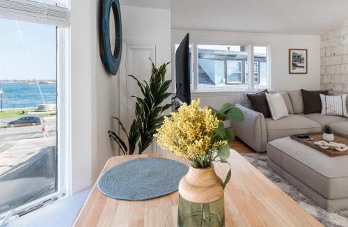Gloucester Apartment | CbytheSea - Ocean View Penthouse