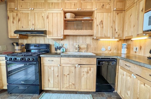 Lutsen House | Cedar Allee Cabin - Lake Superior - Lutsen, MN - Cascade Vacation Rentals