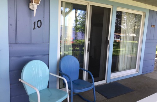 Prudenville Cottage | Cedar Oaks Lakeside Resort - Houghton Lake - Formally Ohana/Riviera Resort.