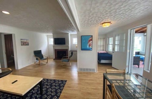 Sandusky Cottage | Cedar Point Road Cottage